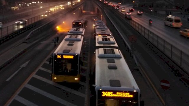 Metrobüsde Yangın